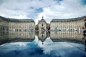 Bordeaux place de la Bourse et miroir d'eau